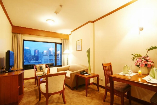 Grand Diamond Suites Hotel image 13