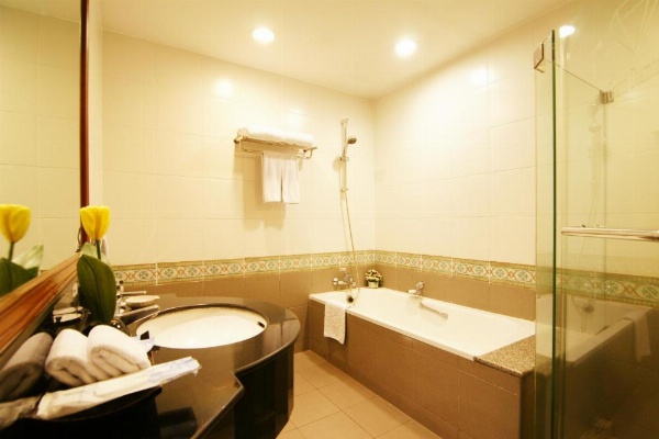 Grand Diamond Suites Hotel image 15