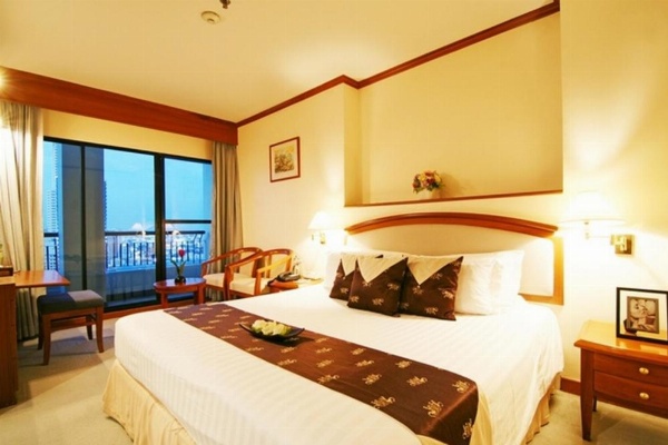 Grand Diamond Suites Hotel image 17