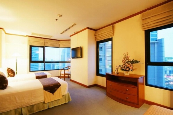 Grand Diamond Suites Hotel image 7