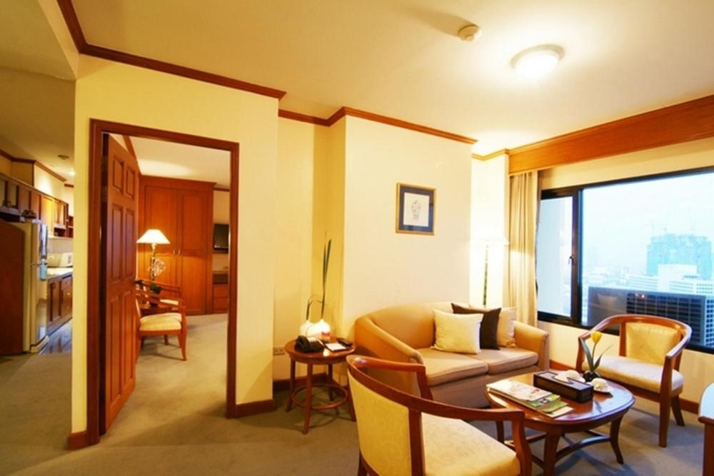 Grand Diamond Suites Hotel